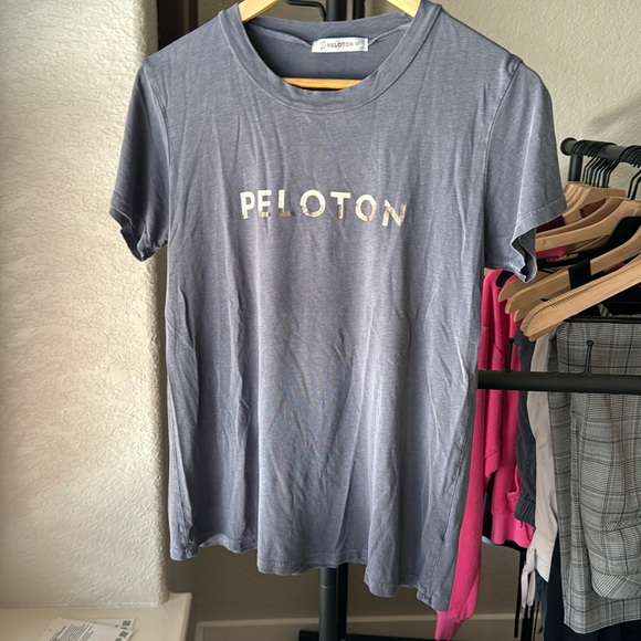 Peloton tee size medium grey/blue with logo - Picture 1 of 5